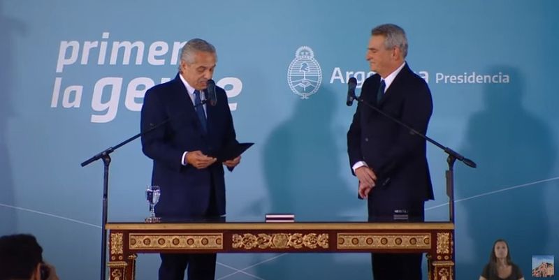 El Presidente Le Tom Juramento A Agust N Rossi Como Nuevo Jefe De Gabinete