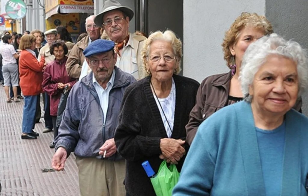 El ajuste a las jubilaciones explicó el 43 de la reducción del gasto