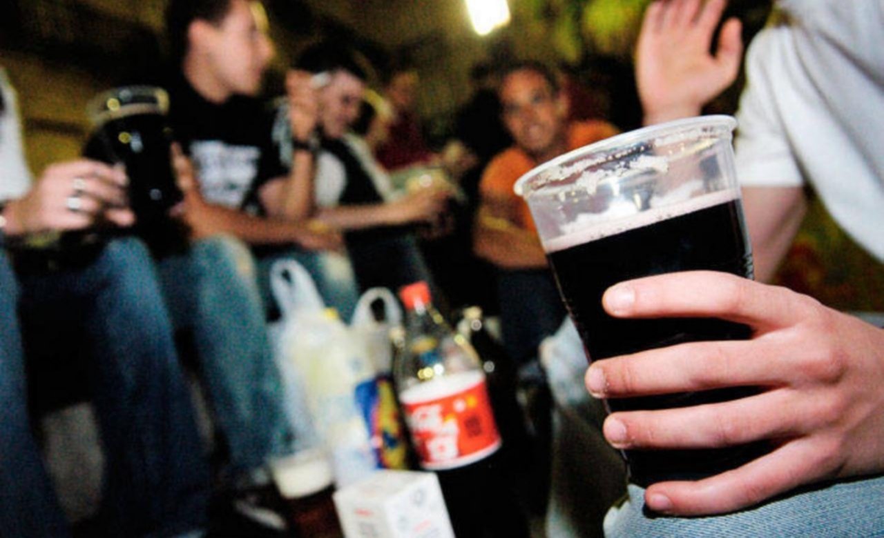 La Sociedad Argentina de Pediatría advirtió sobre los riesgos de consumo de alcohol en adolescentes
