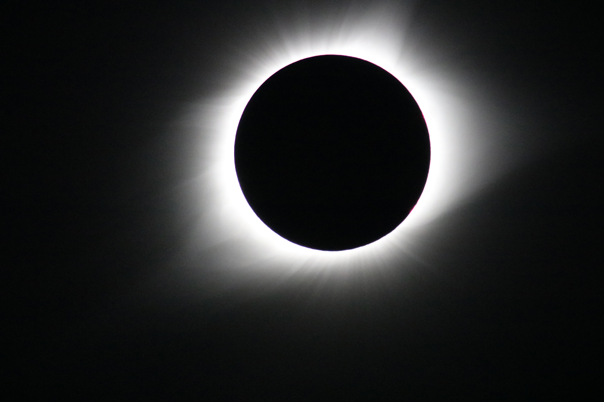 El eclipse solar se podrá seguir en vivo desde el canal de YouTube de